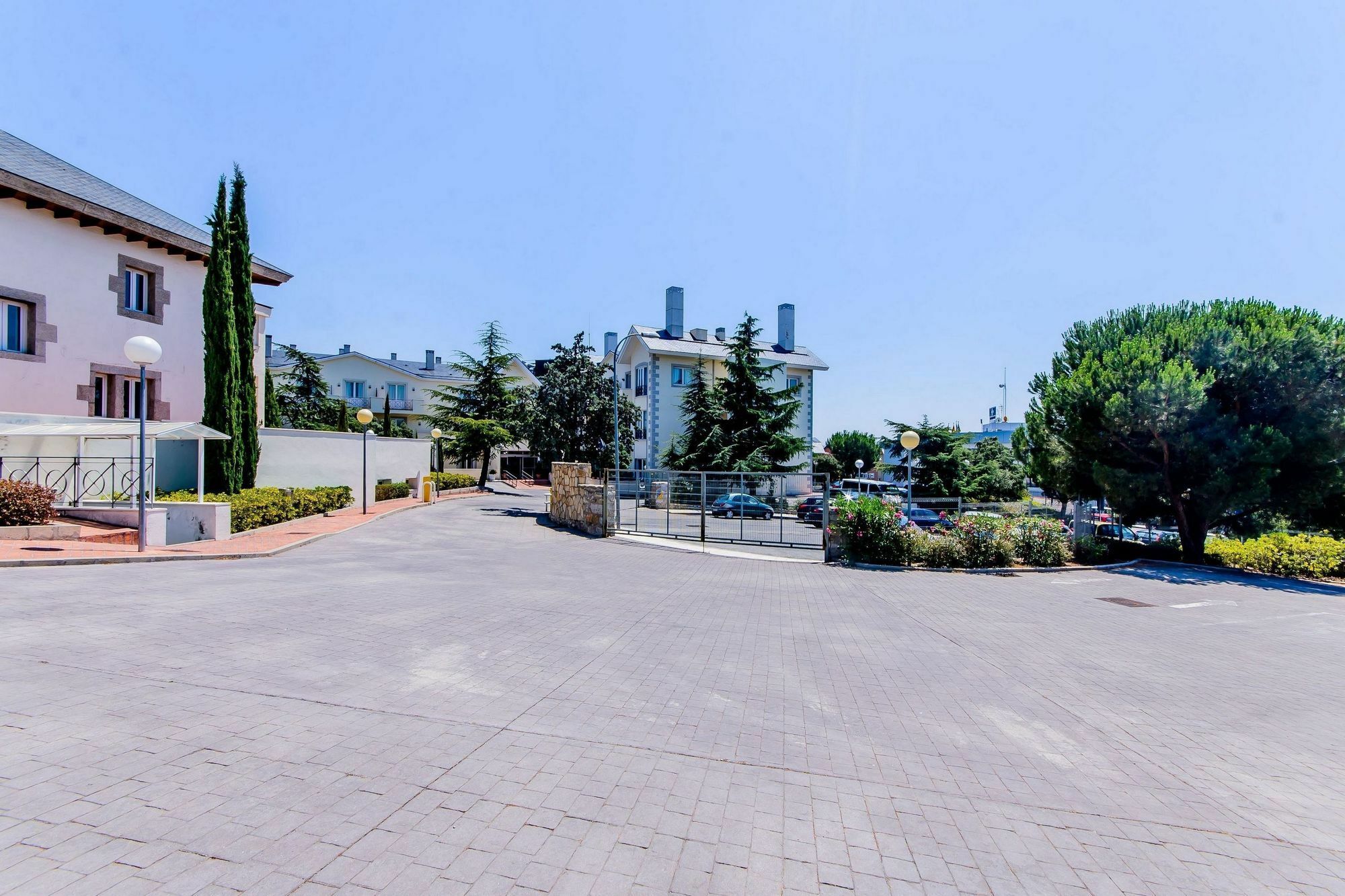Hotel Pax Torrelodones Exterior foto